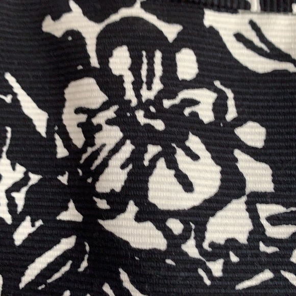 Talbots Pencil skirt. - Picture 4 of 6